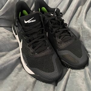 Woman’s alpha huarache elite softball shoes